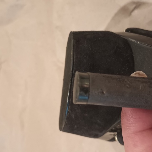 Michael kors platform black suede with gold trim shoes size 6 and 1/2 medium - Picture 9 of 10